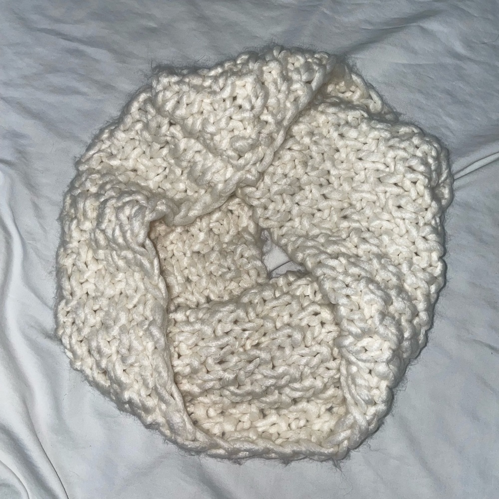 Mossimo Cream Ivory Chunky Knit Scarf